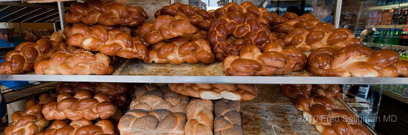 20100409_145440 D3.jpg - Challahs in bakery window on Agripas St